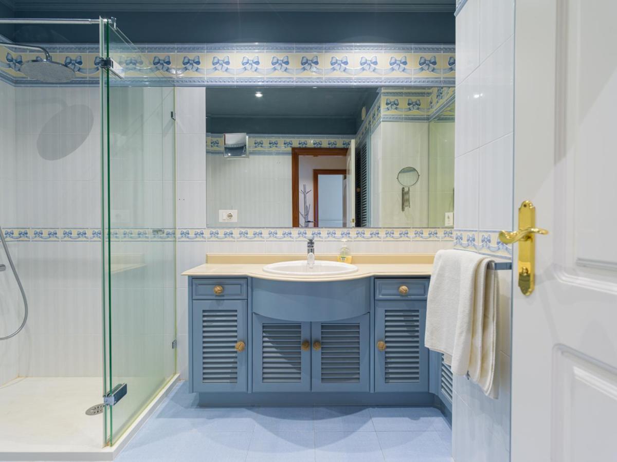 Luxury Bakus Canteras Beach Las Palmas de Gran Canaria Room photo